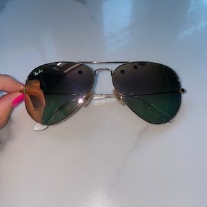 Rose gold Ray Ban aviator’s